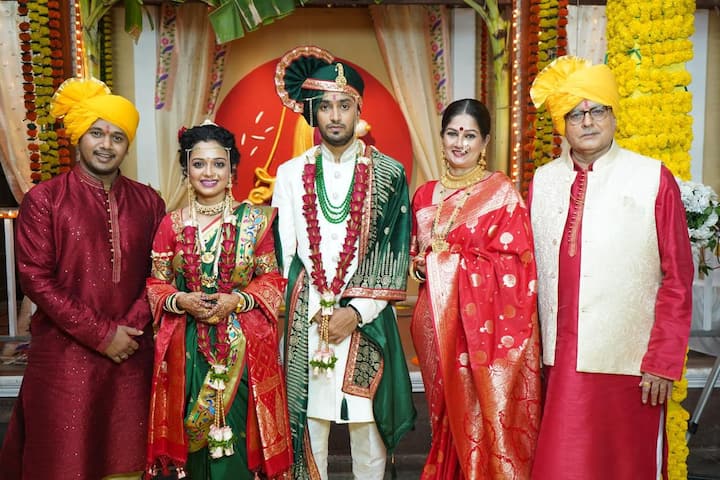 आजच्या ट्रेडिंगच्या काळात महाराष्ट्राची परंपरा सांगणारी 'अंतरपाट' या मालिकेतील गौतमी - क्षितिज यांचा लग्न सोहळा पाहायला विसरू नका.