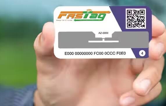 Fastag Using Tips: ફાસ્ટેગમાં પૈસા ખતમ થવાની ચિંતા કરવાની જરૂર નથી. આ ફીચર્સને એક્ટિવ કરશો તો વારંવાર પૈસા એડ કરાવની જરૂર રહેશે નહીં. તમારા ફાસ્ટેગમાં ઓટોમેટિક રૂપિયા એડ થઇ જશે.