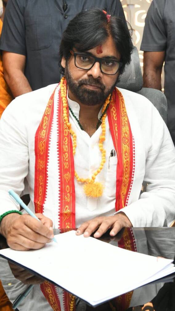 ఏపీ డిప్యూటీ సీఎం పవన్ కళ్యాణ్ తొలి 2 సంతకాలు ఇవే