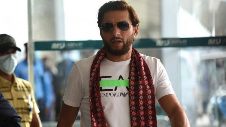 Shahid Afridi fight with fan at Karachi airport after returning from Bangladesh Asia cup 2024 Haris Rauf PAK Players Fight: लड़ाई करना पाकिस्तानी खिलाड़ियों की है पुरानी आदत, शाहिद अफरीदी फैन के जड़ चुके हैं 'थप्पड़'