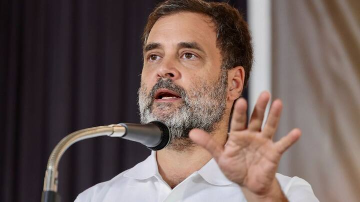 इसके पहले ममता बनर्जी ने भी एनडीए सरकार को लेकर कहा था कि ऐसा तो नहीं है कि इंडिया ने आज सरकार बनाने का दावा नहीं किया है तो कल भी नहीं करेंगे. हम वेटिंग और वाचिंग की स्थिति में है. देश बदलाव चाहता है. मोदी को कोई नहीं चाहता.