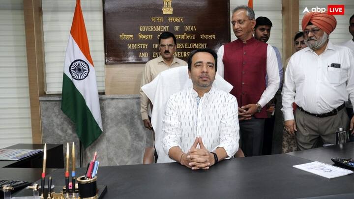 इन बैठकों के जरिए पहले बुंदेलखंड और पूर्वांचल में पार्टी अपने संगठन की जमीनी हकीकत की पता करेंगे. इसके बाद राष्ट्रीय लोकदल चीफ और केंद्रीय मंत्री जयंत चौधरी को ये रिपोर्ट भेजी जाएगी.