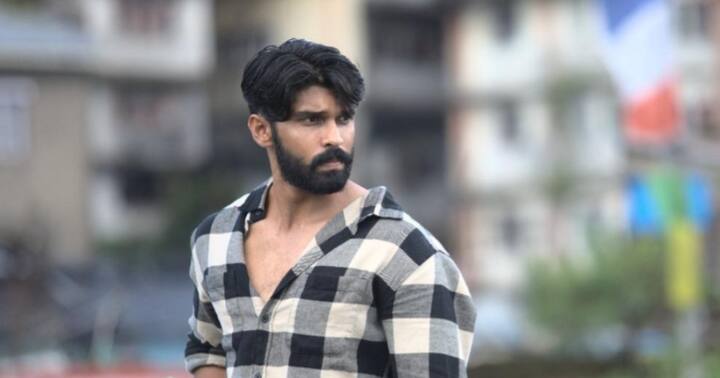 சுதா கொங்கரா இயக்க உள்ள புதிய படத்தில் துருவ் விக்ரம் நடிக்க உள்ளதாகவும், இந்த படத்தை மாவீரன் படத்தை தயாரித்த சாந்தி டாக்கீஸ் தயாரிக்க உள்ளதாகவும் நெருங்கிய சினிமா வட்டாரங்கள் தெரிவிக்கின்றன.