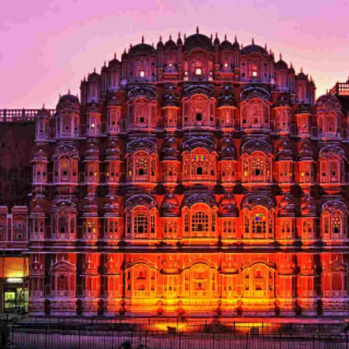 Hawa Mahal : ਭਾਰਤ ਆਪਣੀ ਸੱਭਿਆਚਾਰਕ ਅਤੇ ਰਵਾਇਤੀ ਵਿਰਾਸਤ ਲਈ ਜਾਣਿਆ ਜਾਂਦਾ ਹੈ। ਇੱਥੇ ਬਹੁਤ ਸਾਰੀਆਂ ਇਮਾਰਤਾਂ ਹਨ ਜਿਨ੍ਹਾਂ ਦਾ ਕੋਈ ਨਾ ਕੋਈ ਇਤਿਹਾਸ ਹੈ।