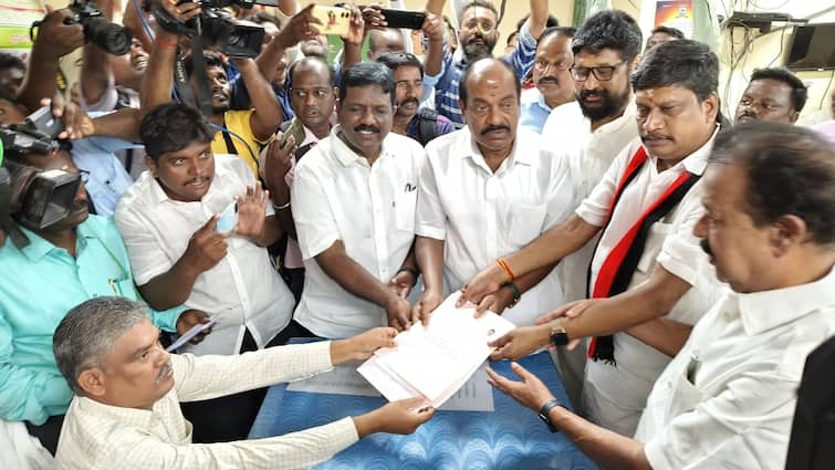 Vikaravandi by election DMK candidate Anniyur Siva filed nomination - TNN Vikravandi By Election: விக்கிரவாண்டி இடைத்தேர்தல்; திமுக வேட்பாளர் அன்னியூர் சிவா வேட்புமனு தாக்கல்