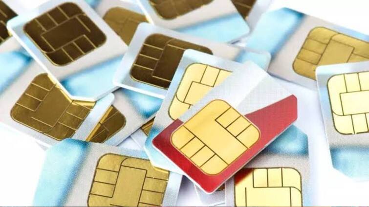 international gang supplying sim cards to foreign countries Hyderabad News : సైబర్‌ నేరగాళ్లకు సిమ్‌ కార్డులు, బ్యాంకు ఖాతాలు సమకూరుస్తున్న ముఠా అరెస్ట్