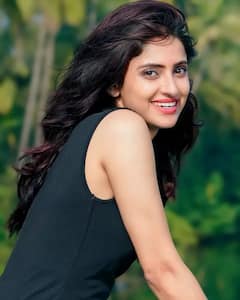 Oorvasivo Rakshasivo Ayesha :అందంలో ఊర్వశి..పగ సాధించడంలో రాక్షసి.. దుర్గగా మారిన వైష్ణవి రీసెంట్ ఫొటోస్!