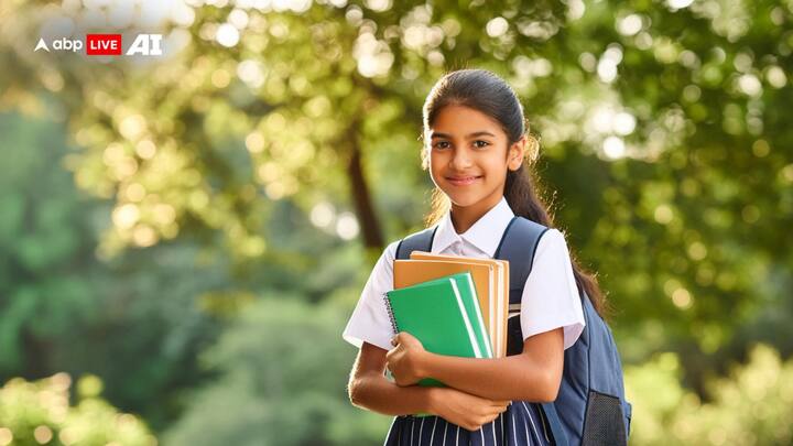 इस प्रकार 2 बजे के पेपर में प्रश्न-पत्र 1.45 बजे बांट दिया जाएगा और 9 बजे के पेपर में सुबह 8.45 बजे क्ववैश्चन पेपर बंट जाएगा.