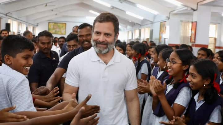 लोकसभा चुनाव में जीत दर्ज करने के बाद एनडीए ने सरकार तो बना ली है, लेकिन विपक्ष लगातार इस बात का दावा कर रहा है कि आने वाले किसी भी समय में एनडीए की सरकार गिर सकती है.