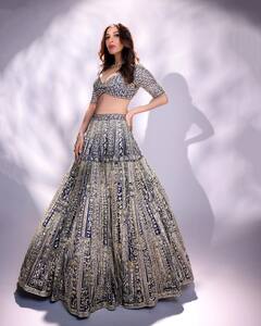 Sophie Choudry Photo: બ્લૂ લહેગામાં સોફી ચૌધરીનો જોવા મળ્યો ગ્લેમરસ અંદાજ, જુઓ તસવીરો