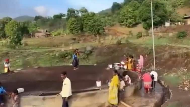 Water Crisis Maharashtra Village Scramble For Last Drops From Dirty Well Water Crisis Forces Maharashtra Village To Scramble For Last Drops In Dirty Well: VIDEO