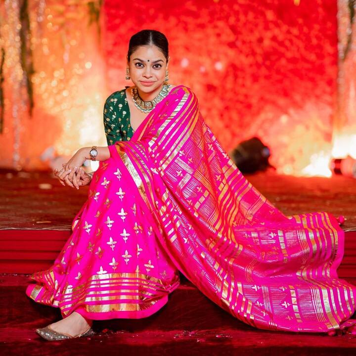 सुमोना चक्रवर्ती ने 11 साल की उम्र में पहली बार कैमरे का सामना किया था. सुमोना आमिर खान की फिल्म 'मन' में नजर आई थी. इसके बाद अगले कुछ सालों में उन्होंने कसम से, जासूस गुड़िया, कस्तूरी, नीर भरे तेरे नैना देवी और सपनों से भरे नैना जैसे कई टीवी शो किए.