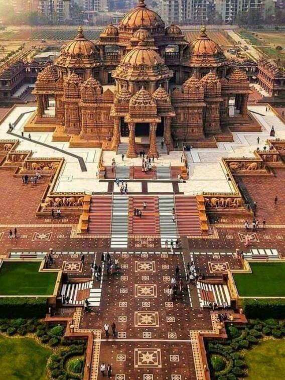 दिल्ली के इन प्राचीन मंदिरों में अपने बच्चों को दर्शन कराने जरूर ले जाएं