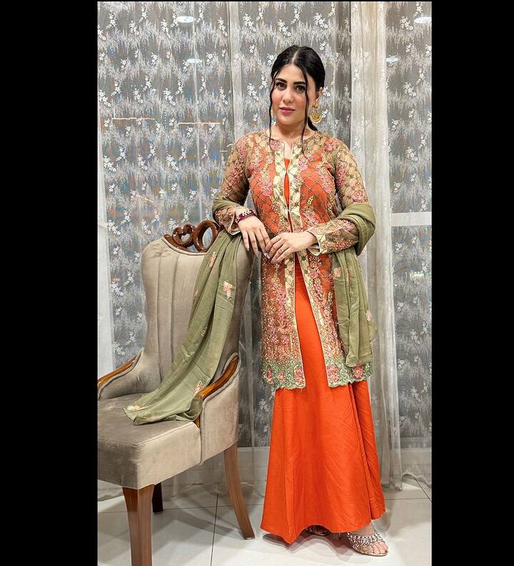 బిగ్ బాస్ షోతో పాపులర్ అయిన హమీదా ప్రస్తుతం బ్రహ్మముడి సీరియల్ లో నటిస్తోంది.  దుగ్గిరాల కుటుంబానికి ఆడబిడ్డని అని చెప్పుకుంటున్న రుద్రాణి కొడుకు రాహుల్ కి భార్యగా నటిస్తోంది