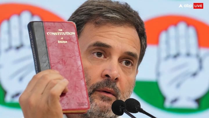 कांग्रेस पार्टी को लेकर सपा सांसद हरेंद्र मलिक ने कहा कि जब मैं कांग्रेस में था तो मेरी राहुल गांधी और प्रियंका गांधी से मुलाकात होती रहती थी. उन्होंने नेता प्रतिपक्ष के सवाल पर कहा कि राहुल गांधी को नेता प्रतिपक्ष की जिम्मेदारी संभालनी चाहिए.