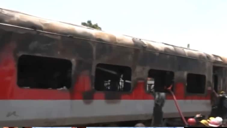 Telangana: Fire Reported In Spare Coaches Near Secunderabad Railway Overbridge Telangana: Fire Reported In Spare Coaches Near Secunderabad Railway Overbridge