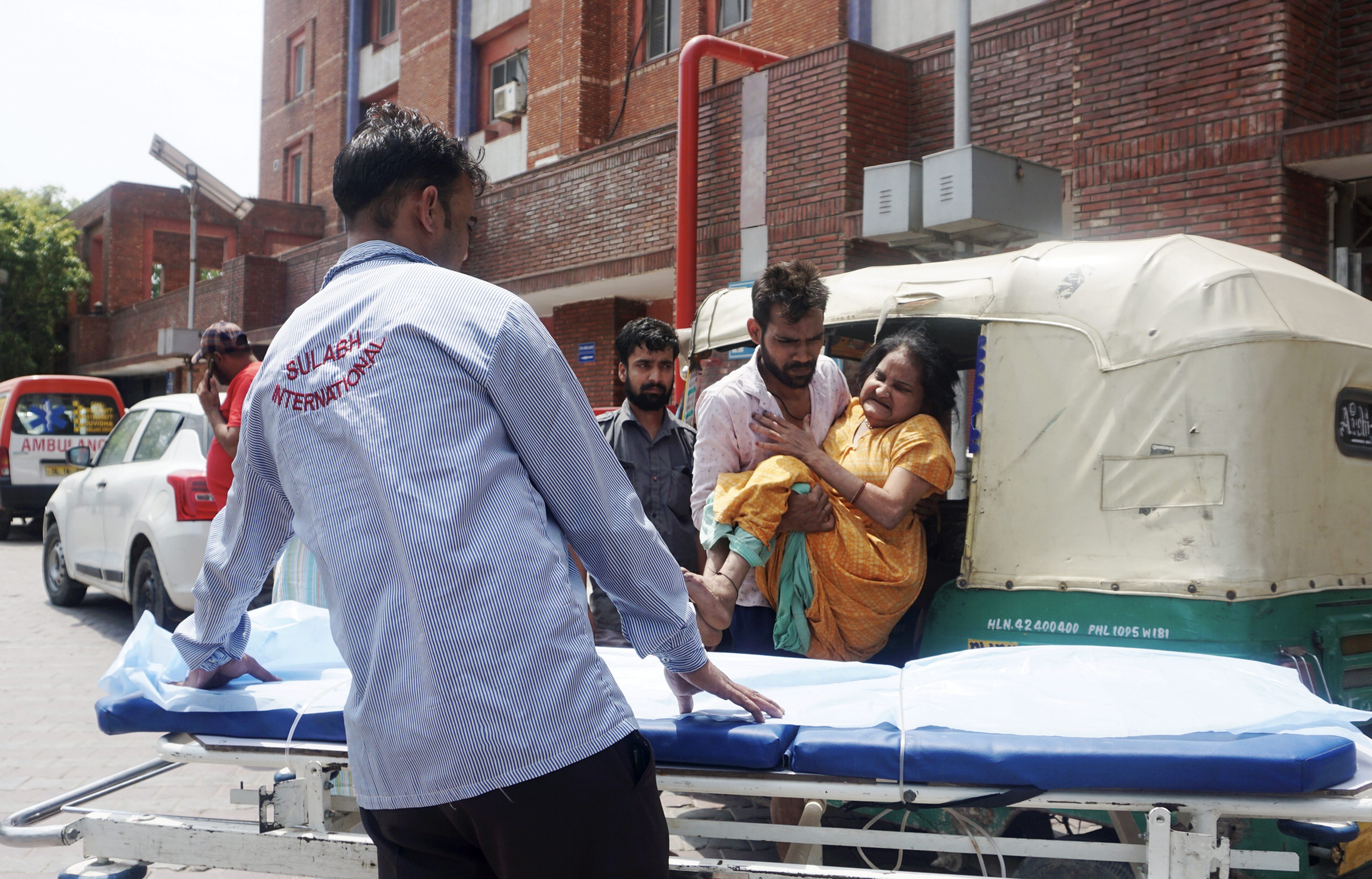 IMD Warns Of Heavy Rains In Maha, Karnataka & Northeast, 17 Heat-Related Deaths In Delhi — Weather Updates