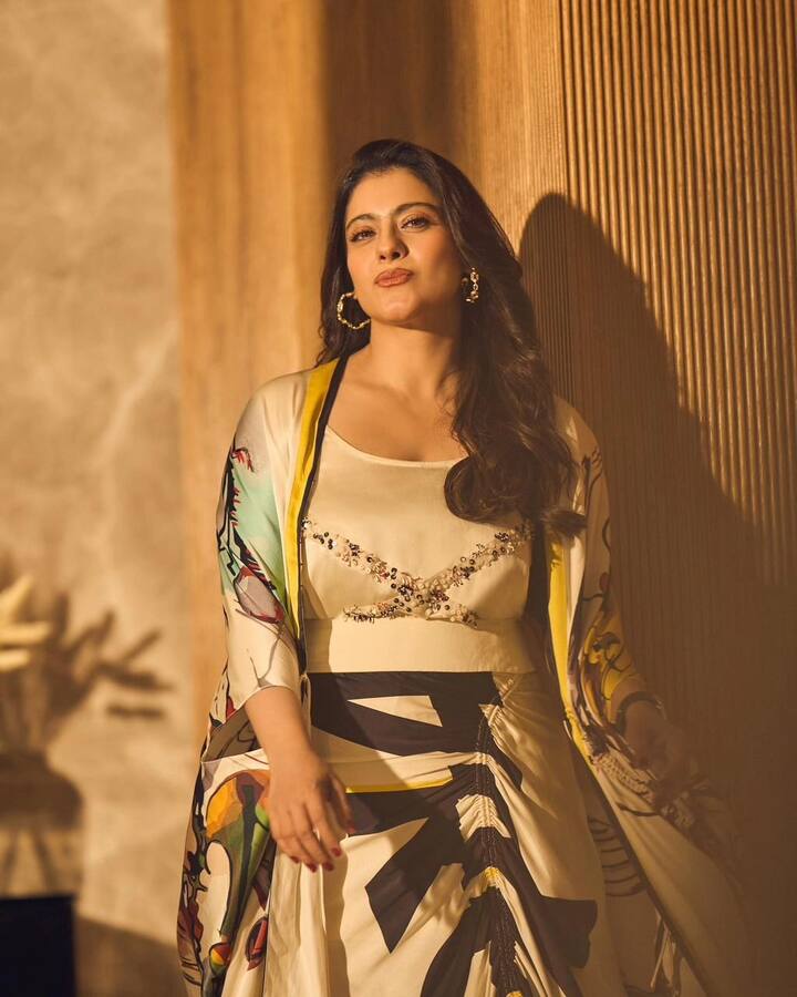 बात करें काजोल की तो एक्ट्रेस ने ‘इश्क’, ‘कुछ-कुछ होता है’ और ‘कभी खुशी कभी गम’ जैसी कई शानदार फिल्मों में अपनी एक्टिंग का लोहा मनवाया है.