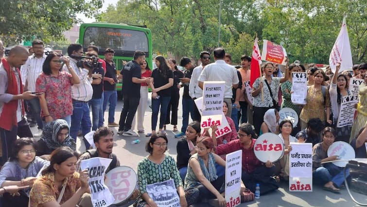 AISA Protests Over Cancellation Of UGC-NET, Students Detained Outside Education Ministry AISA Protests Over Cancellation Of UGC-NET, Students Detained Outside Education Ministry