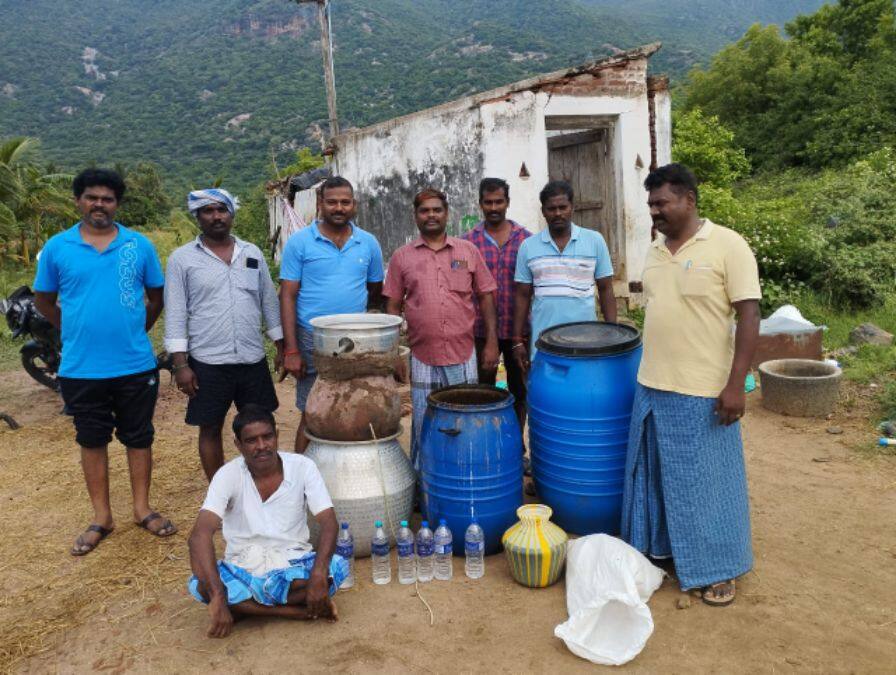 கள்ளக்குறிச்சி சம்பவம் எதிரொலி; திருச்சியில் சாராயம் விற்ற நபர் கைது - போலீஸ் அதிரடி