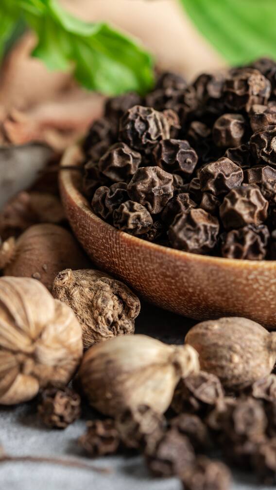10 Incredible Health Benefits Of Black Pepper