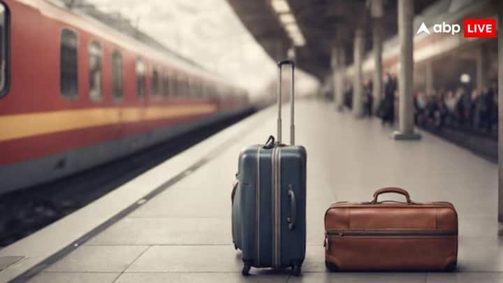 Railway Luggage Limit: भारतीय रेलवे में सफर करने के दौरान यात्रियों के लिए कुछ नियम बनाए गए हैं. जिनमें सामान ले जाने की भी लिमिट तय है. क्या आपको पता है कितना सामान ले जा सकते हैं आप?