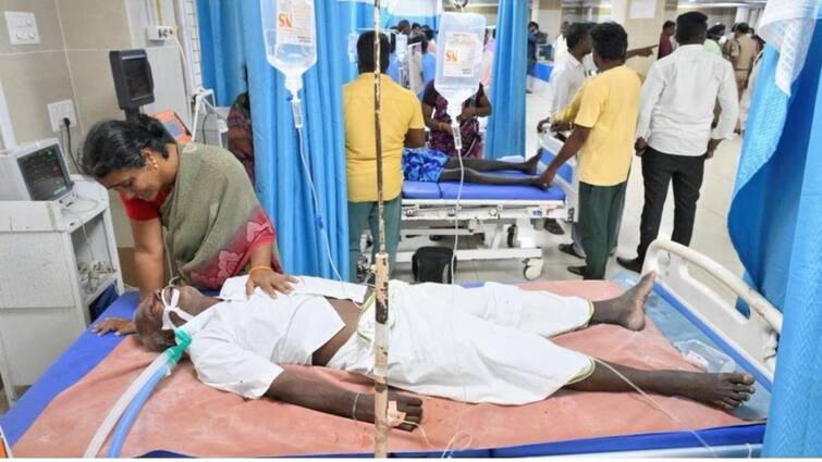 Death count rises to 30plus at Kallakurichi Hooch tragedy in in Tamil Nadu CM ordered CB CID inquiry Kallakurichi Issue: పెరుగుతున్న తమిళనాడు కల్తీసారా మృతుల సంఖ్య- సీబీసీఐడీ విచారణకు స్టాలిన్ ఆదేశం- జిల్లా కలెక్టర్‌, ఎస్పీపై చర్యలు