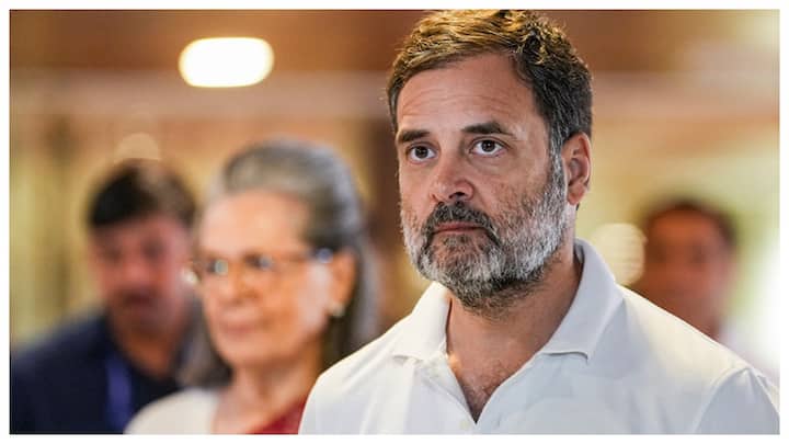 राहुल गांधी की सोशल मीडिया पर एक तस्वीर वायरल हो रही है, जिसमे दावा किया जा रहा है कि इसमें कांस्टेबल कुलविंदर कौर भी है.