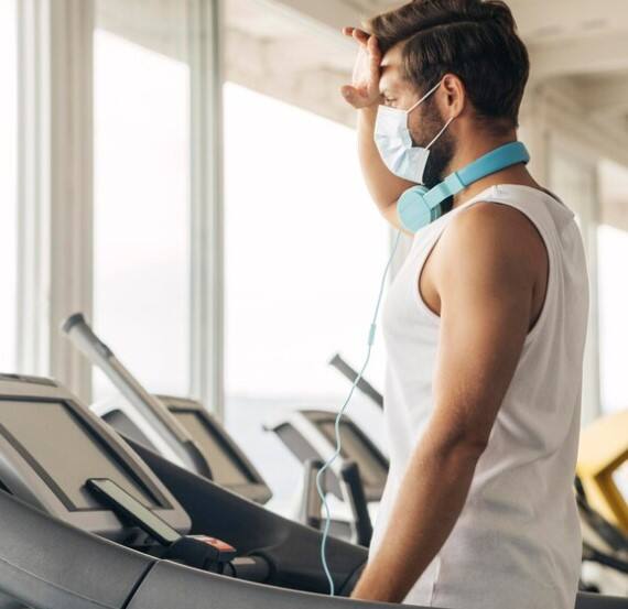 ਤੁਹਾਨੂੰ ਹੌਲੀ-ਹੌਲੀ ਗਤੀ ਵਧਾਉਣੀ ਚਾਹੀਦੀ ਹੈ ਅਤੇ ਟ੍ਰੈਡਮਿਲ 'ਤੇ 20-25 ਮਿੰਟਾਂ ਤੋਂ ਵੱਧ ਸਮੇਂ ਲਈ ਦੌੜਨ ਤੋਂ ਬਚਣਾ ਚਾਹੀਦਾ ਹੈ। ਦਿਲ ਦੀ ਗਤੀ ਅਚਾਨਕ ਤੇਜ਼ ਰਫ਼ਤਾਰ ਨਾਲ ਵੱਧ ਸਕਦੀ ਹੈ, ਜਿਸ ਨਾਲ ਹਾਰਟ ਅਟੈਕ ਹੋਣ ਦਾ ਖਤਰਾ ਵੱਧ ਜਾਂਦਾ ਹੈ।