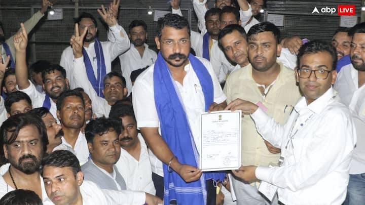 आजाद समाज पार्टी के राष्ट्रीय अध्यक्ष और नगीना लोकसभा सीट से मौजूदा सांसद चंद्रशेखर आजाद ने I.N.D.I.A अलायंस पर बोलते हुए कहा कि मैंने अब किसी के दरवाजे नहीं जाने वाला हूं लेकिन, अगर इंडिया अलायंस को सरकार बनाने की जरूरत पड़ी तो विचार करूंगा.