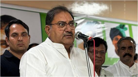 'कांग्रेस में मचेगी भगदड़, जल्द तीन-चार बड़े नेता...', INLD नेता अभय चौटाला का बड़ा दावा 'कांग्रेस में मचेगी भगदड़, जल्द तीन-चार बड़े नेता...', INLD नेता अभय चौटाला का बड़ा दावा
