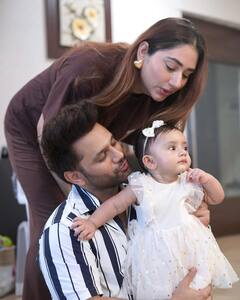 9 महीने की हुई दिशा-राहुल की बेटी, वेकेशन पर गुलाबी चश्मे पहन इतराईं सारा, देखिए आपके फेवरेट स्टार्स की पोस्ट