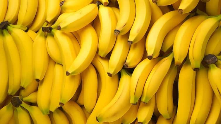 when you buy bananas it wrong to break up bunches केला खरीदते वक्त कहीं आप भी तो नहीं करते हैं यह गलती? जानिए कैसे एक छोटी सी लापरवाही बन सकती है आपकी दुश्मन