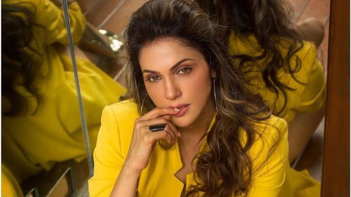 Isha Koppikar On Casting Couch: बॉलीवुड में कई ऐसे एक्टर्स हैं. जो कास्टिंग काउट को लेकर खुलकर बात कर चुके हैं. अब हाल ही में इसपर ईशा कोप्पिकर ने भी चौंकाने वाला खुलासा किया है.