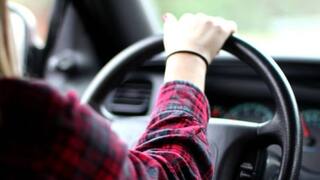 Car Tips: ਤੁਸੀਂ ਵੀ ਕਾਰ 'ਚ ਬੈਠਦੇ ਹੀ ਕਰਦੇ ਹੋ ਇਹ ਕੰਮ, ਹੋ ਜਾਓ ਸਾਵਧਾਨ, ਨਹੀਂ ਜਾ ਸਕਦੀ ਜਾਨ