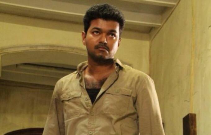 லைகா ப்ரொடக்ஷன் தயாரிப்பின் ஏ ஆர் முருகதாஸ் இயக்கத்தில் விஜய் நடித்திருந்த படம் கத்தி. படத்தில் கதிரேசன், ஜீவானந்தம் என்ற இரட்டை கதாபாத்திரத்தில் நடித்து இருந்தார். 70 கோடி பட்ஜெட்டில் எடுக்கப்பட்ட படம் 125 கோடி ரூபாய் வரை வசூலித்து பாக்ஸ் ஆபீஸ் ஹிட் கொடுத்தது.