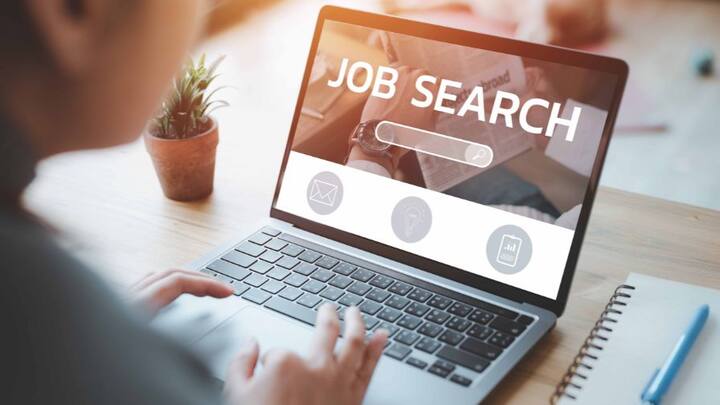 ਅਪਲਾਈ ਕਰਨ ਲਈ ਉਮੀਦਵਾਰਾਂ ਨੂੰ 100 ਰੁਪਏ ਫੀਸ ਅਦਾ ਕਰਨੀ ਪਵੇਗੀ। ਰਾਖਵੀਂ ਸ਼੍ਰੇਣੀ, ਮਹਿਲਾ ਉਮੀਦਵਾਰਾਂ ਅਤੇ ਪੀਐਚ ਉਮੀਦਵਾਰਾਂ ਨੂੰ ਫੀਸ ਅਦਾ ਕਰਨ ਦੀ ਲੋੜ ਨਹੀਂ ਹੈ।