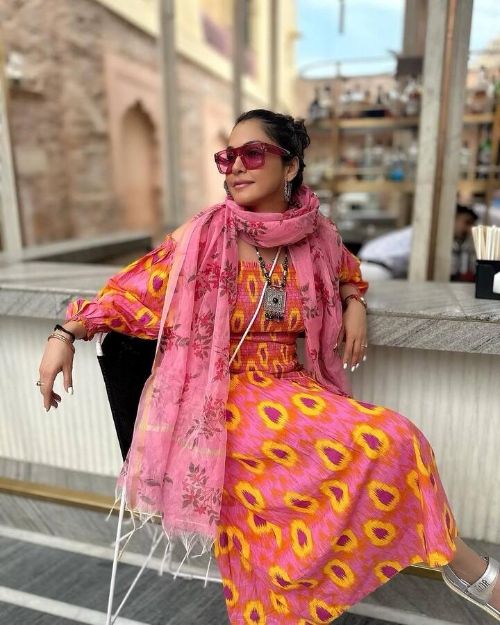 ईशा ने अपना एक्टिंग करियर साल 1998 में फिल्म ‘एक था दिल एक थी धड़कन’ से शुरू किया था. लेकिन उनको असली फेम ‘फिजा’ से मिला था.