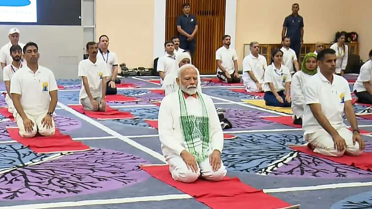 PM Modi 10th International Yoga Day Jammu and Kashmir Srinagar X Post May Yoga Keep Bringing World Together In Coming Times: PM On 10th International Yoga Day