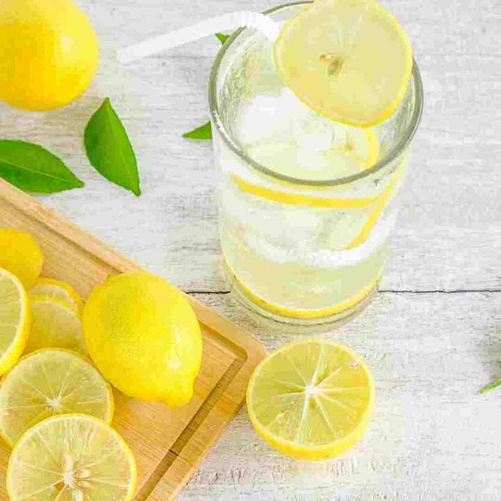 ਇਸ ਚਰਬੀ ਕਾਰਨ ਵਿਅਕਤੀ ਨੂੰ ਕਈ ਸਮੱਸਿਆਵਾਂ ਦਾ ਸਾਹਮਣਾ ਕਰਨਾ ਪੈਂਦਾ ਹੈ। ਇਸ ਚਰਬੀ ਕਾਰਨ ਉਨ੍ਹਾਂ ਦੇ ਸਰੀਰ ਦੀ ਬਣਤਰ ਵਿੱਚ ਕਈ ਬਦਲਾਅ ਆਉਂਦੇ ਹਨ। ਪਰ ਹਰ ਕੋਈ ਆਪਣੇ ਸਰੀਰ ਦੇ ਆਕਾਰ ਨਾਲ ਸੁੰਦਰ ਅਤੇ ਆਕਰਸ਼ਕ ਦਿਖਣਾ ਪਸੰਦ ਕਰਦਾ ਹੈ। ਇਸ ਲਈ ਕਈ ਲੋਕ ਇਸ ਚਰਬੀ ਨੂੰ ਘੱਟ ਕਰਨ ਲਈ ਕਈ ਕੋਸ਼ਿਸ਼ਾਂ ਕਰਦੇ ਹਨ।