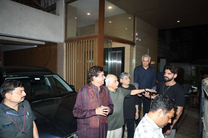 On June 20, Shatrughan Sinha and his soon-to-be son-in-law Zaheer Iqbal clicked together.