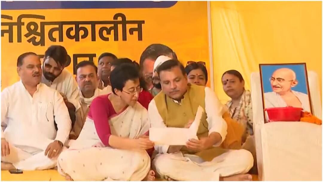 Delhi Water Crisis: Failing To Get PM Modi's Intervention, Atishi Begins Indefinite Fast Delhi Water Crisis: Failing To Get PM Modi's Intervention, Atishi Begins Indefinite Fast