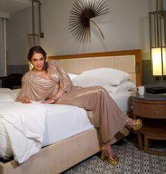 'गलत तरीके से छूते थे, हाथ दबाकर कहते थे...', पॉपुलर एक्ट्रेस ने बताया कास्टिंग काउच का दर्द