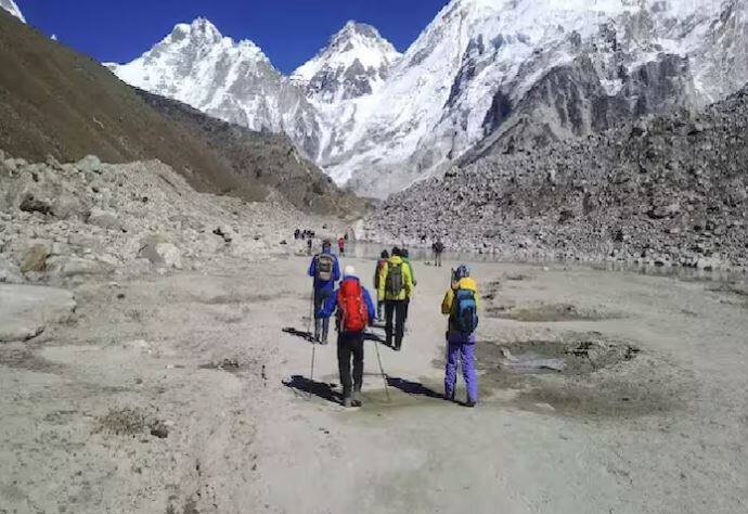 लद्दाख दौरे के लिए आपको ऑक्यूपेंसी के हिसाब से भुगतान करना होगा। सिंगल ऑक्युपेंसी के लिए प्रति व्यक्ति 53,460 रुपये, डबल ऑक्युपेंसी के लिए 47,715 रुपये और ट्रिपल ऑक्युपेंसी के लिए 46,740 रुपये प्रति व्यक्ति चार्ज लगेगा।