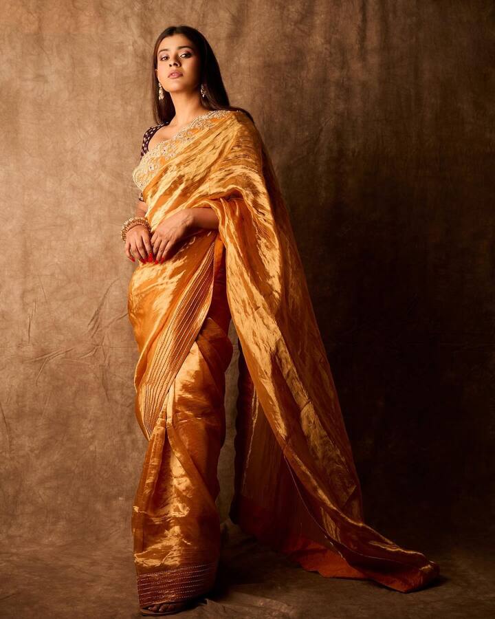 కుమారి 21 ఎఫ్ సినిమాతో ఫుల్ మార్క్స్ కొట్టేసింది హెబ్బా.. ఆ తర్వాత 'ఈడోరకం ఆడోరకం', 'ఎక్కడికి పోతావు చిన్నవాడా' మూవీస్ లో నటించింది. ఈ మూడు సినిమాలు పాజిటివ్ టాక్ తెచ్చుకున్నాయి కానీ హెబ్బాకి పెద్దగా కలిసొచ్చిందేమీ లేదు...