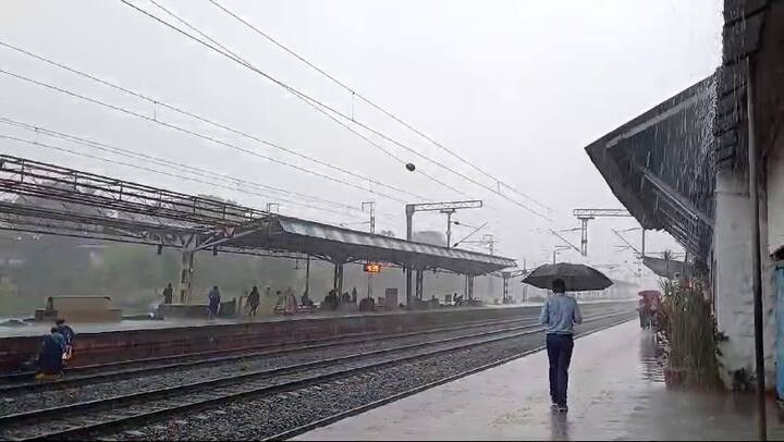 Gujarat Rain: ચોમાસાની શરૂઆત થયાને 10 દિવસ વીતી ગયા છતાં, નવસારીમાં હજુ ચોમાસાનો પૂર્ણ પ્રભાવ જોવા મળ્યો નથી.