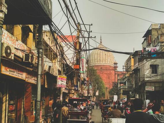 किस मुगल ने बनवाया था चांदनी चौक?