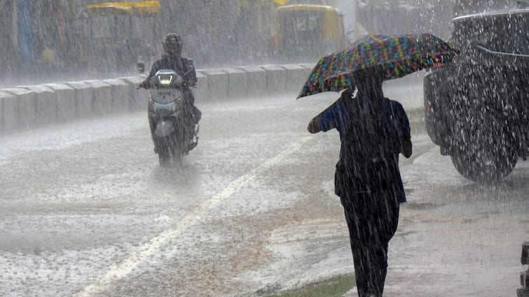 MP Weather Update Orange alert issued for rain eight districts for next 5 days ann MP के इन आठ जिलों में बारिश को लेकर ऑरेंज अलर्ट, जानें पूरे प्रदेश में कब से शुरू होगी बारिश?