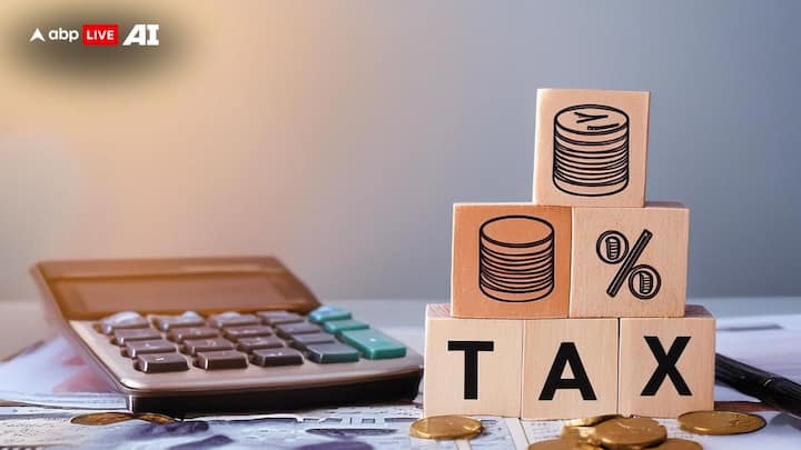 एनपीएस में निवेश पर नियोक्ता का तरफ से भी स्पेशल लाभ मिलता है. अगर कोई व्यक्ति अपने बेसिक सैलरी और DA का 10 फीसदी एनपीएस में निवेश करता है तो ऐसे में आपको नियोक्ता से अलग से टैक्स छूट का लाभ मिलता है. वहीं सरकारी कर्मचारियों के लिए यह सीमा 14 फीसदी की तय की गई है.