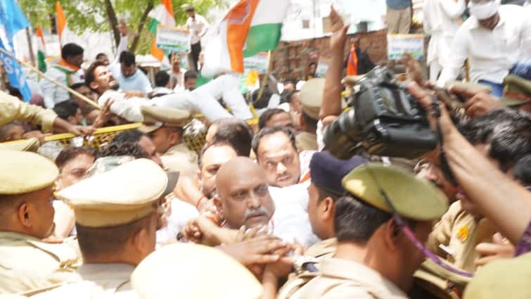 UP Congress Chief Ajay Rai Police Custody in Lucknow during NEET issue Protests लखनऊ में NEET मामले को लेकर कांग्रेस का प्रदर्शन, हिरासत में लिए गए प्रदेश अध्यक्ष अजय राय